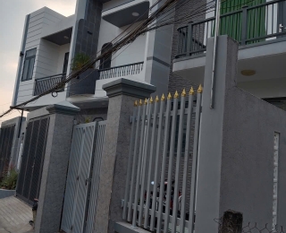 Thi công lắp hàng rào